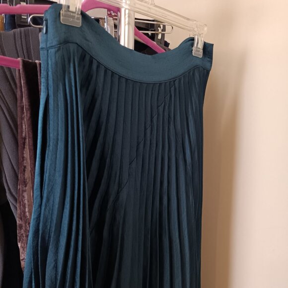 NWT Vince Women's Teal Pleated Asymmetrical Midi Skirt Size 6 - Picture 8 of 15